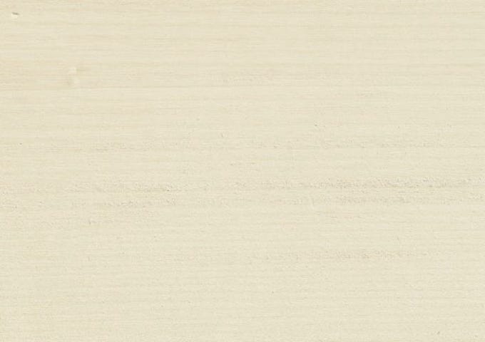 Ahornholz ist sehr feinporig und gilt deshalb als besonders hygienisch. Die helle, weißlich-gelbe Farbe wirkt angenehm sauber. Splint und Kernholz sind weitgehend farbgleich, was den Sauna-Paneelen eine äußerst gleichmäßig-harmonische Anmutung verleiht.
